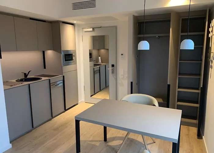 226 Fair Center Galluswarte Main Train Station Франкфурт-на-Майне