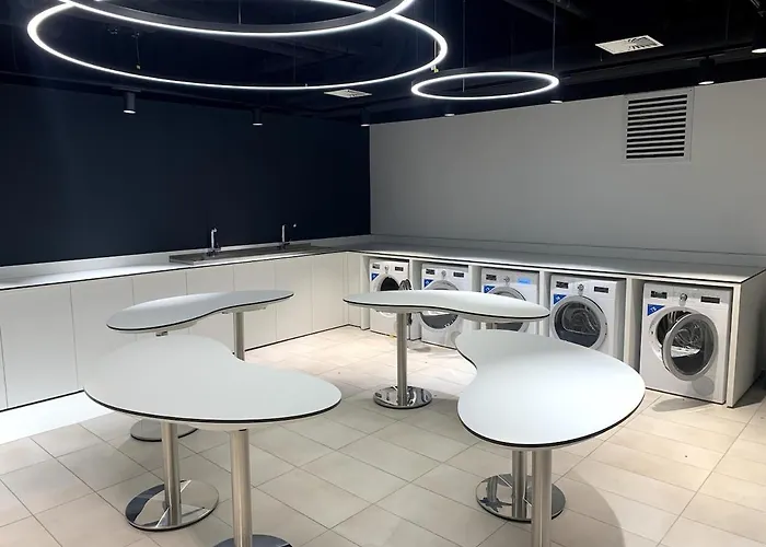 226 Fair Center Galluswarte Main Train Station * Frankfurt nad Menem