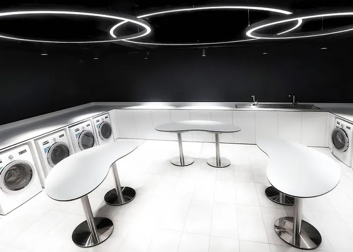 226 Fair Center Galluswarte Main Train Station * Frankfurt nad Menem