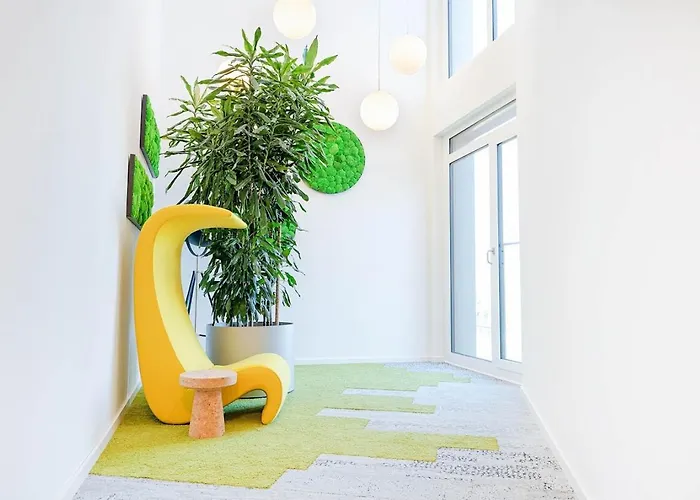 226 Fair Center Galluswarte Main Train Station Apartman *